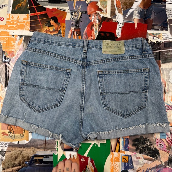 Tommy‎ Hilfiger Women's Blue Denim Shorts Cuffed Hem Est. 1985 Light Wash - Picture 8 of 11